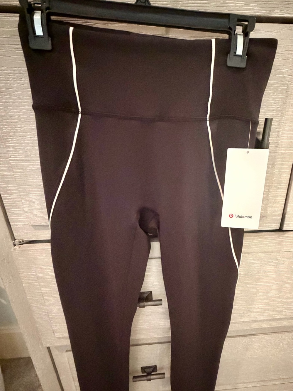 lululemon Wunder Train No-Line HR Tight 25” Black Leggings with White Piping